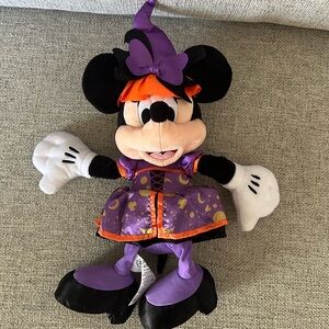Collectible Halloween Minnie - Witch